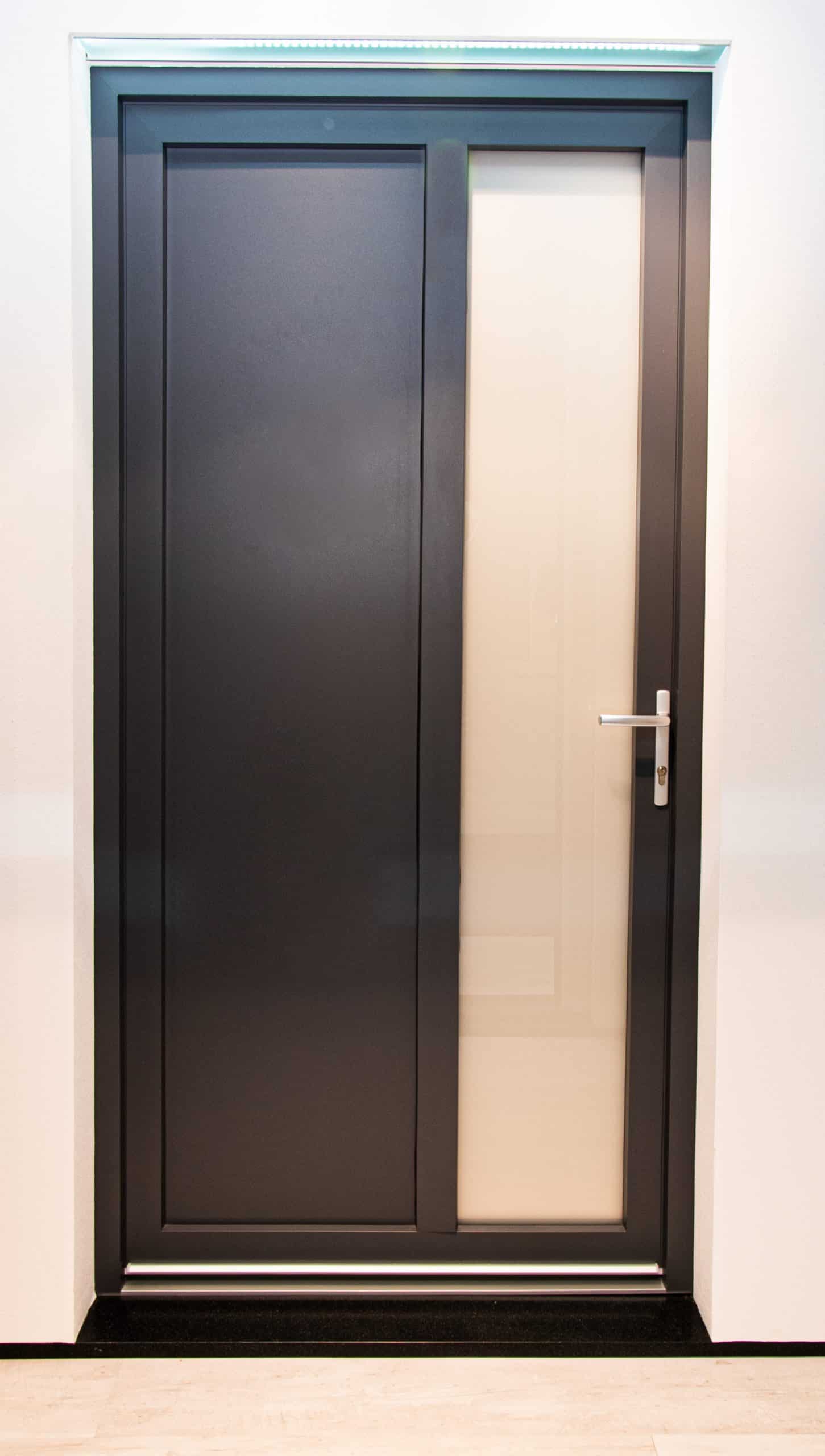 Fenstertür mit Schwelle,Thiex Haustüren, Thiex Geichlingen, Prüm, Luxemburg, Türen , Schreinerei, Schreinermeister, Haustür, Möbelfürmichgemacht, Möbelhaus, Küchen