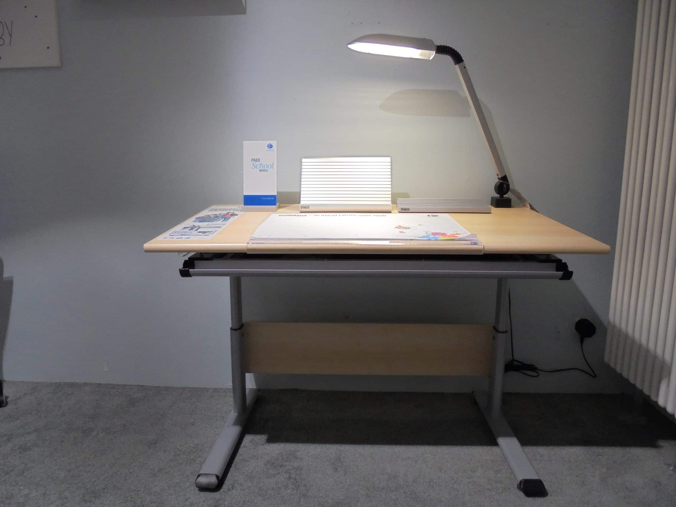 Im Möbelhaus Thiex gibt es derzeit einen Abverkauf des Schreibtisches Marco in Ahorn-Nachbildung. Der Schreibtisch hat eine Größe von 70x120 cm und ist zusammen mit vielen Zubehörteilen um 31% reduziert.