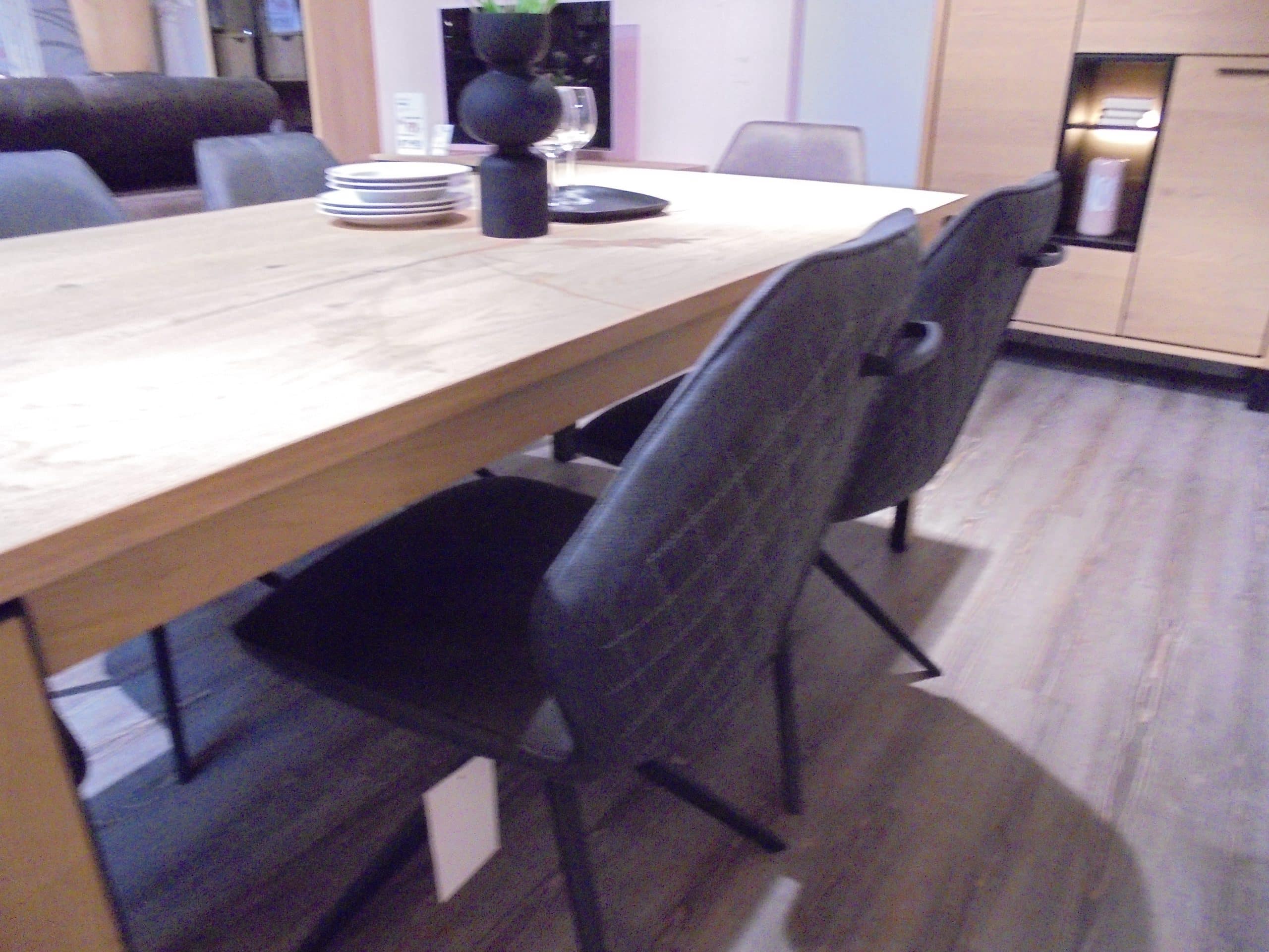 Tischgruppe Arnsberg/Bravolo mit Esstisch 100 x 190/250 cm in Eiche furniert und 6 Stühlen bei Möbelhaus Thiex im Abverkauf über 30 % reduziert.