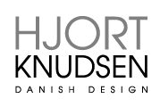 Logo mit dem Text HJORT KNUDSEN DANISH DESIGN in fetter und normaler Schrift auf hellem Hintergrund.