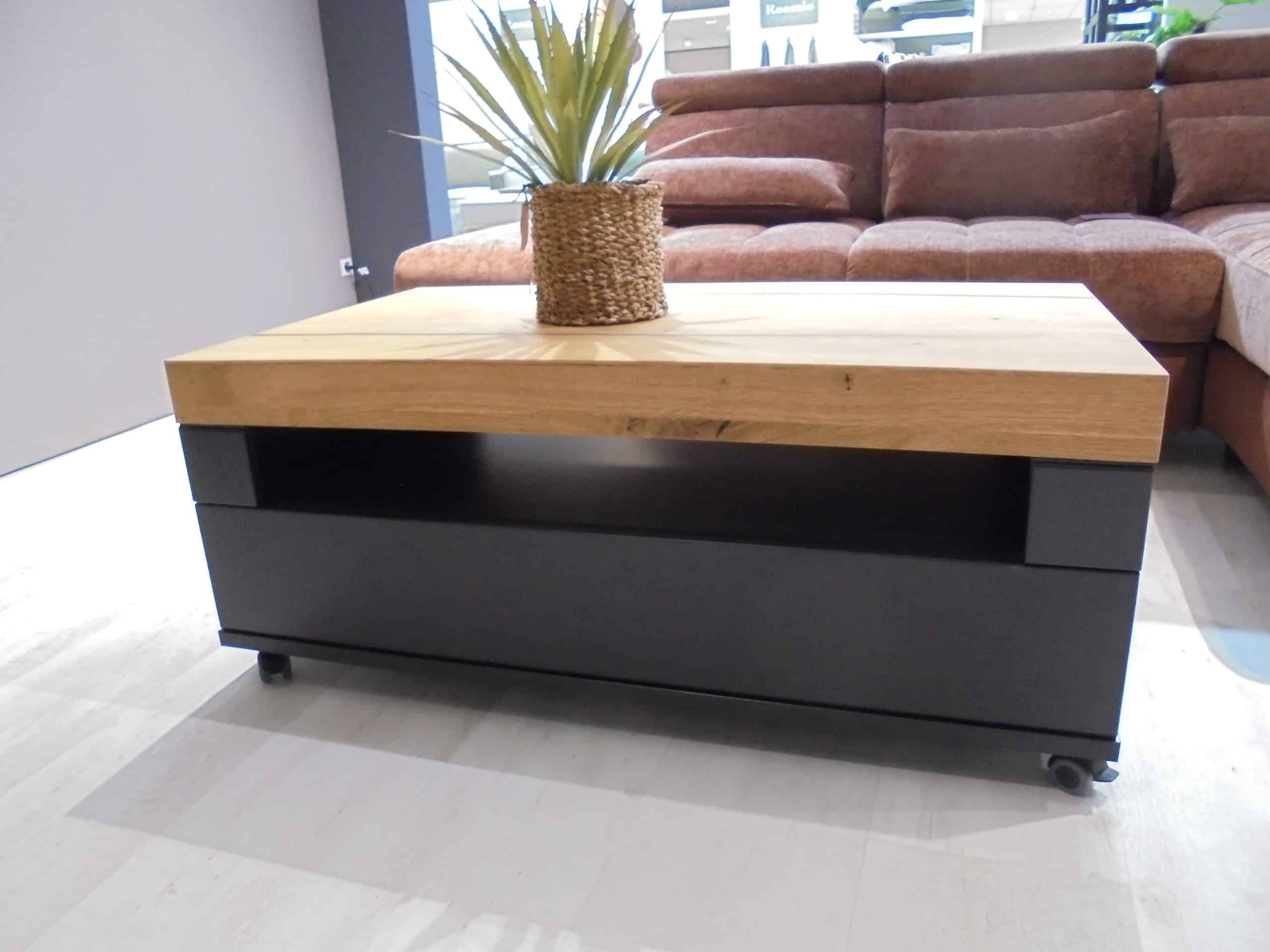 Couchtisch Messina mit Platte Risseiche furniert, 65 x 105 cm, bei Möbelhaus Thiex im Abverkauf über 31 % reduziert.