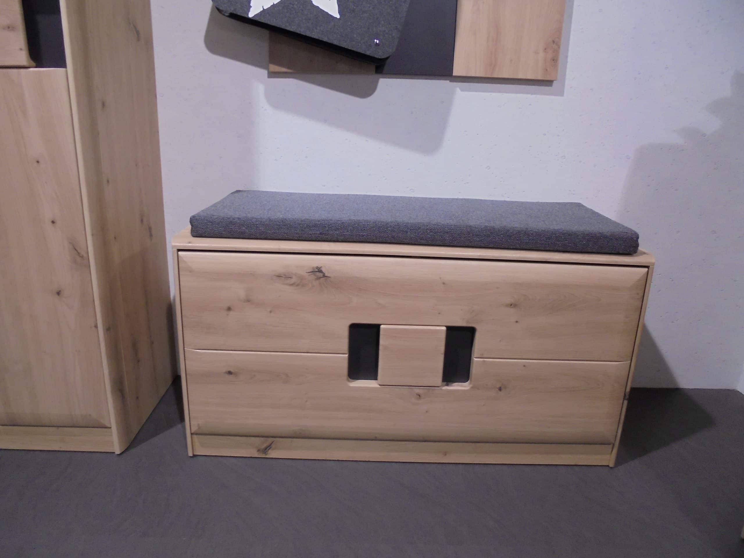 Garderobe Argos in Balkeneiche-NB inkl. Sitzkissen bei Möbelhaus Thiex im Abverkauf über 32 % reduziert.
