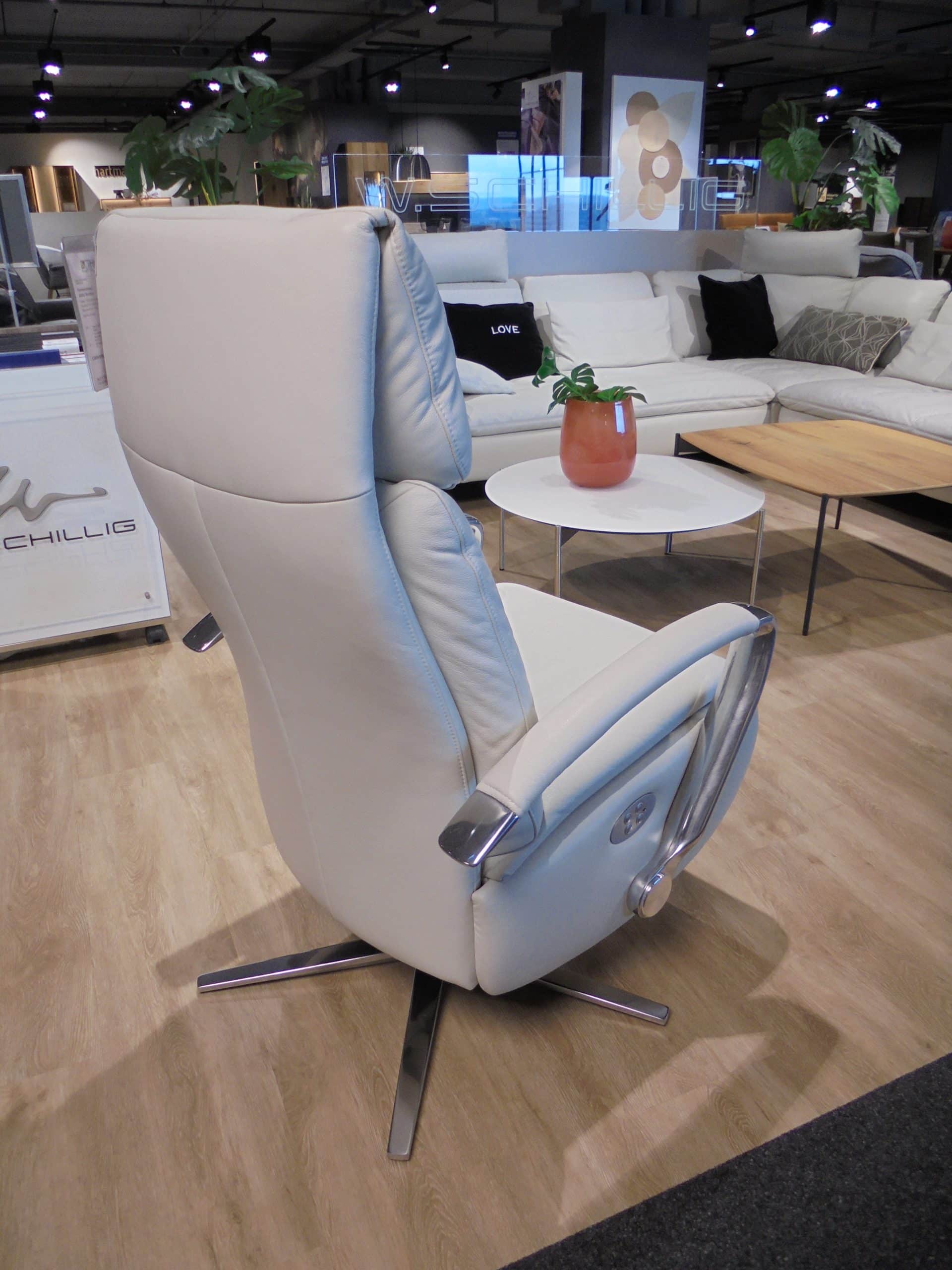 Fernsehsessel Rumbaa in Leder cream white inkl. Doppelmotor mit Akku bei Möbelhaus Thiex im Abverkauf über 30 % reduziert.