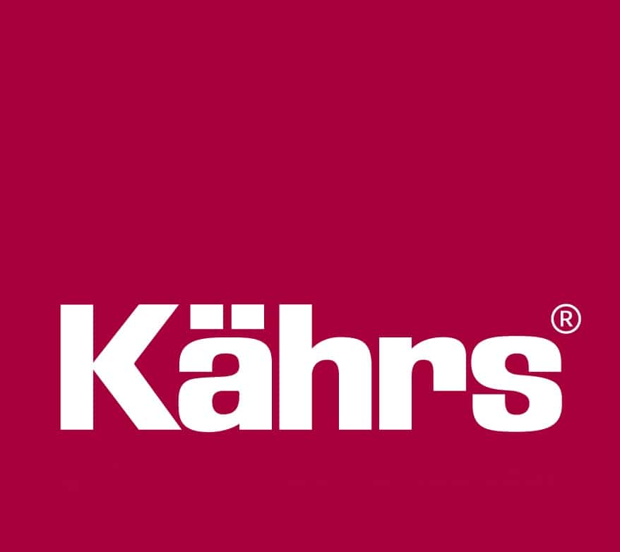 Weißes Kährs-Logo mit einem eingetragenen Markensymbol auf rotem Hintergrund.