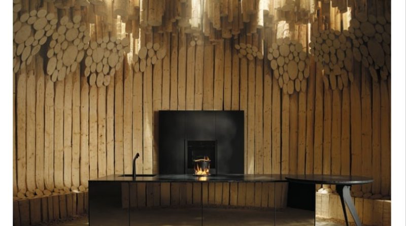 Moderne Küche mit Holzblockwand, reflektierender Insel und dramatischer Beleuchtung; Text "AUTHENTIC KITCHEN" darüber.